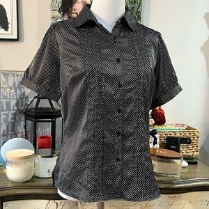 WILLI SMITH POLKA DOT SHORT PUFF SLEEVE BLACK AND WHITE BLOUSE SIZE SMALL